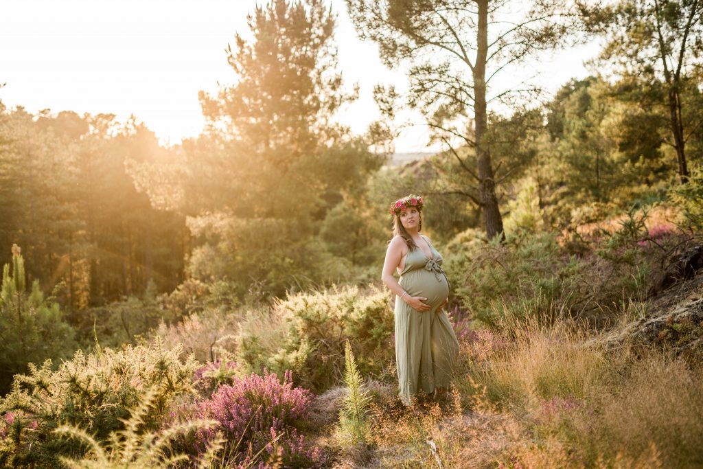 Photos de grossesse à Rennes en forêt